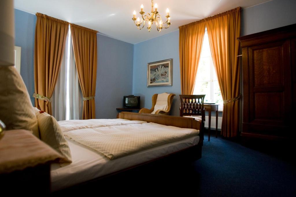 Hotel Restaurant Villa Fayence Wallerfangen Eksteriør billede