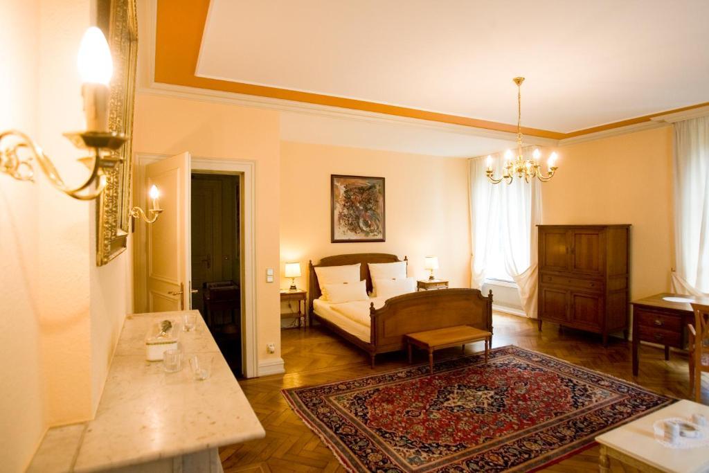 Hotel Restaurant Villa Fayence Wallerfangen Værelse billede
